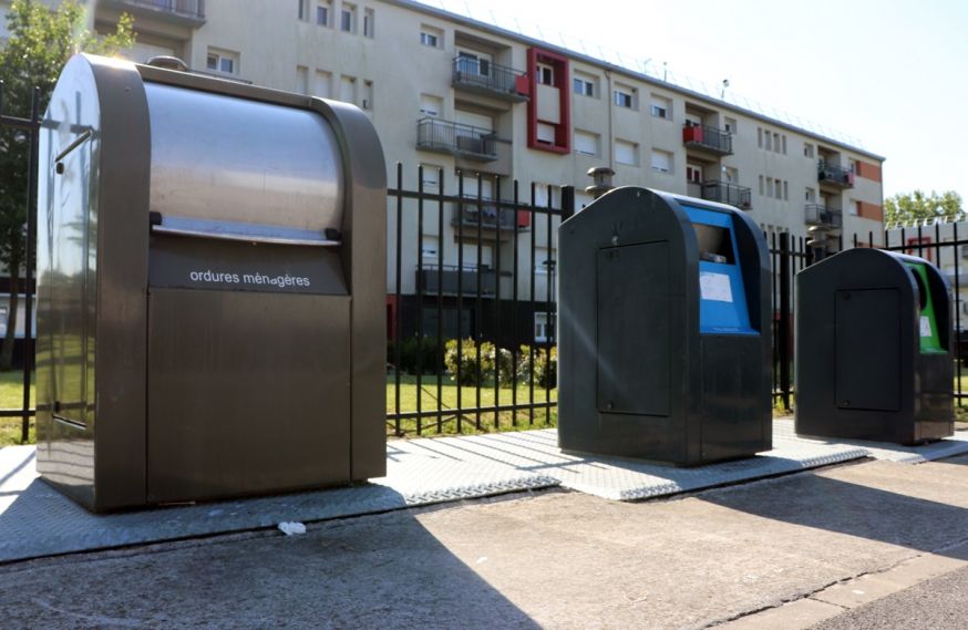 Colonnes Poubelles